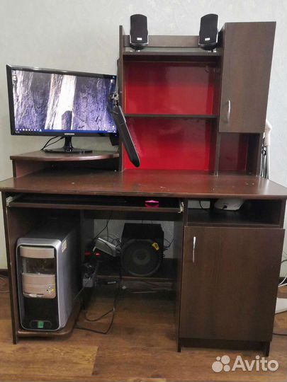 Компьютерный стол