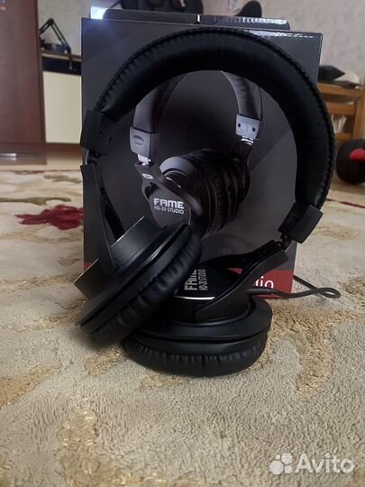 Наушники для студии