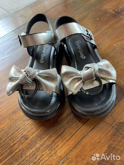 Сандалии для девочки
