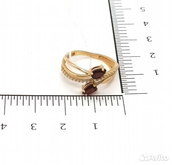 Кольцо с синтетическим камнем Золото