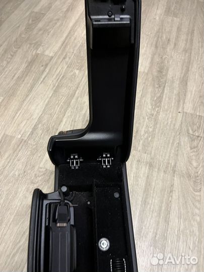 Подлокотник на мерседес w220