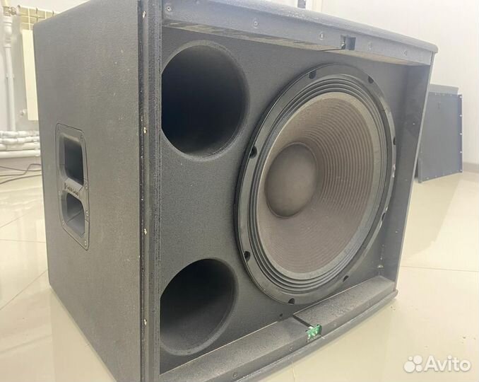 Активный саб Jbl 618s