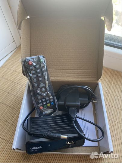 Цифровая тв приставка Cadena CDT-100