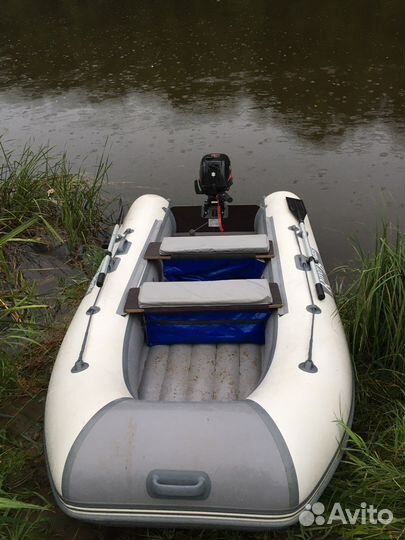 Лодка с мотором