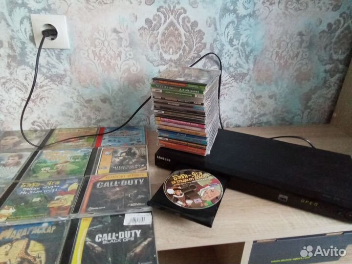 Двд диски и плеер