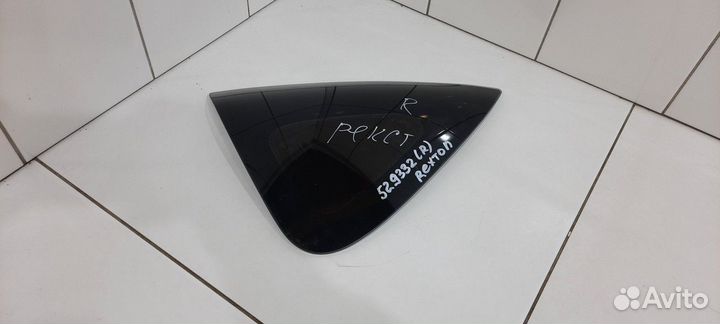 Стекло кузовное глухое правое (SsangYong Rexton)