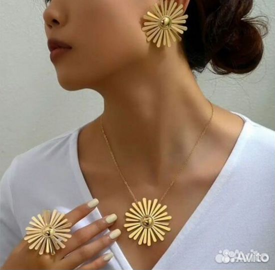 Набор крупных украшений Цветок золотой