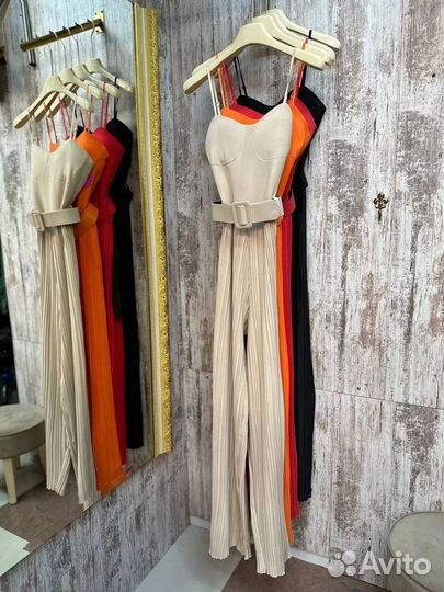 Комбинезон женский