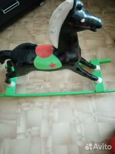 Лошадь качалка