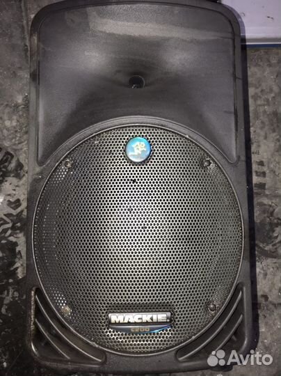 Колонки Mackie