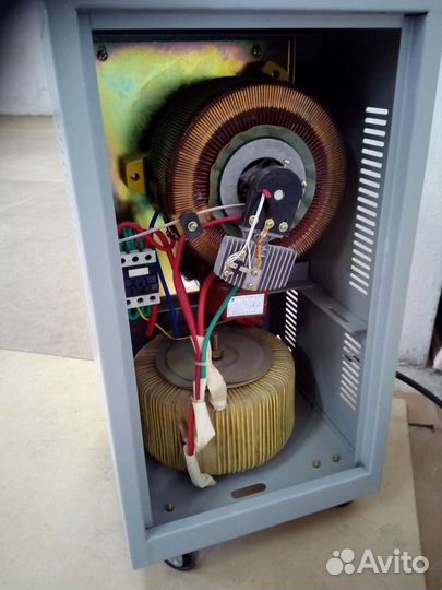 Стабилизатор напряжения