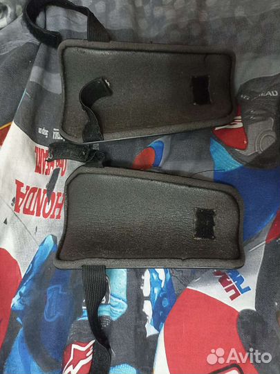 Щитки футбольные