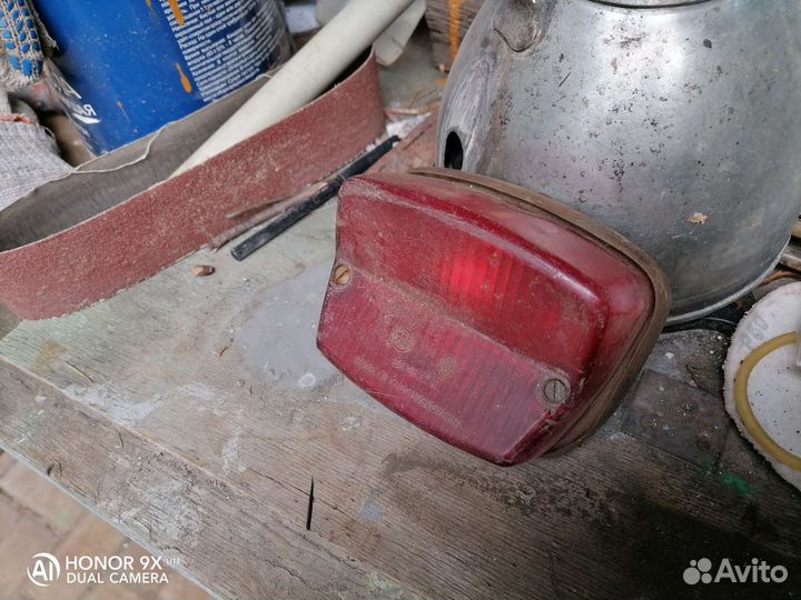 Задний фонарь