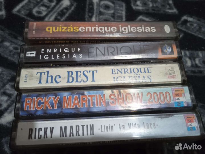 5 аудиокассет Рики Мартин и Энрике Иглесиас