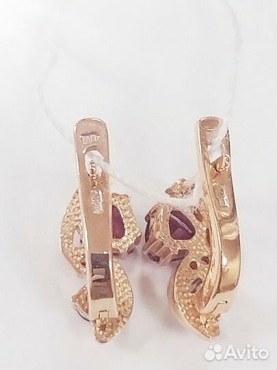 Золотые серьги с камнем