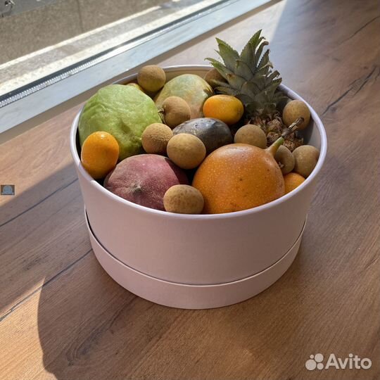 Корзина с фруктами