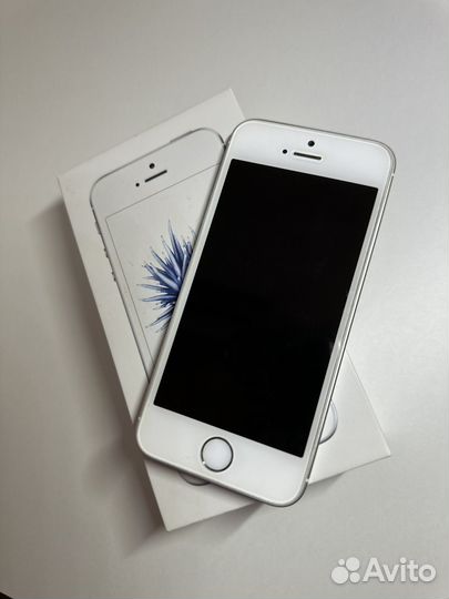 iPhone SE, 64 ГБ