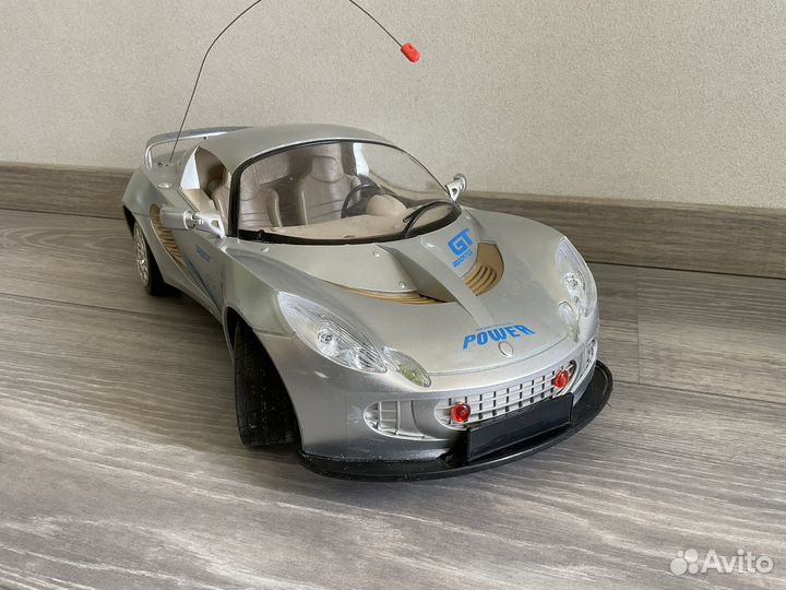 Машинка (автомобиль) радиоуправляемая