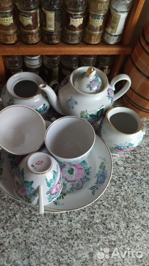 Чайные пары,тарелки,сахарницы