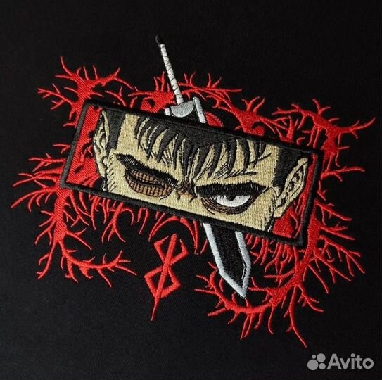 Футболка с вышивкой berserk