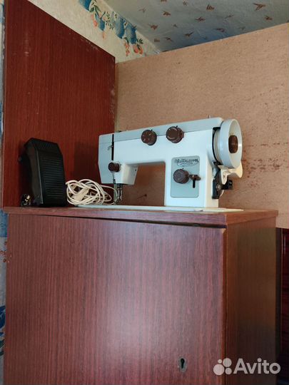 Швейная машинка чайка