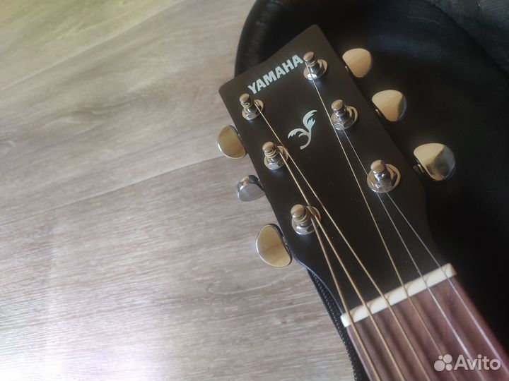 Акустическая гитара Yamaha F370BL + аксессуары