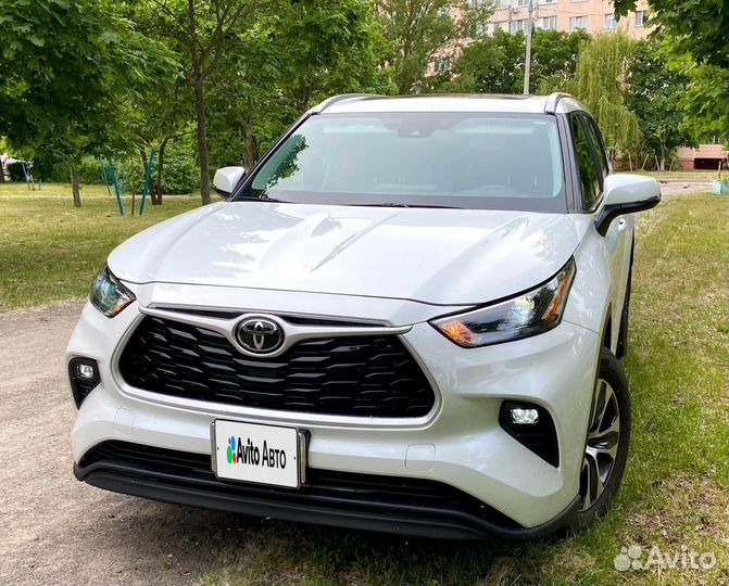 Toyota Highlander 2.4 AT, 2022, 2 700 км