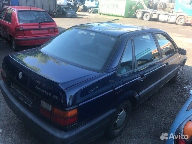 Разбор на запчасти Volkswagen Passat 3