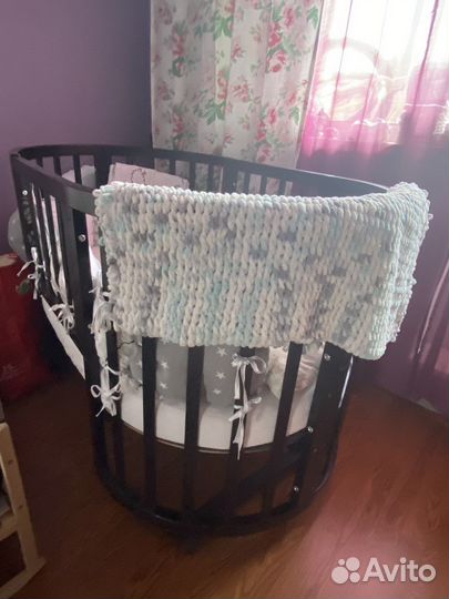 Детская кроватка с маятником круглая