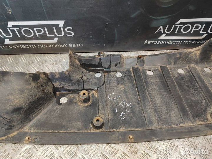 Пыльник бампера задний Seat Cordoba 1 1.4 APE 2001