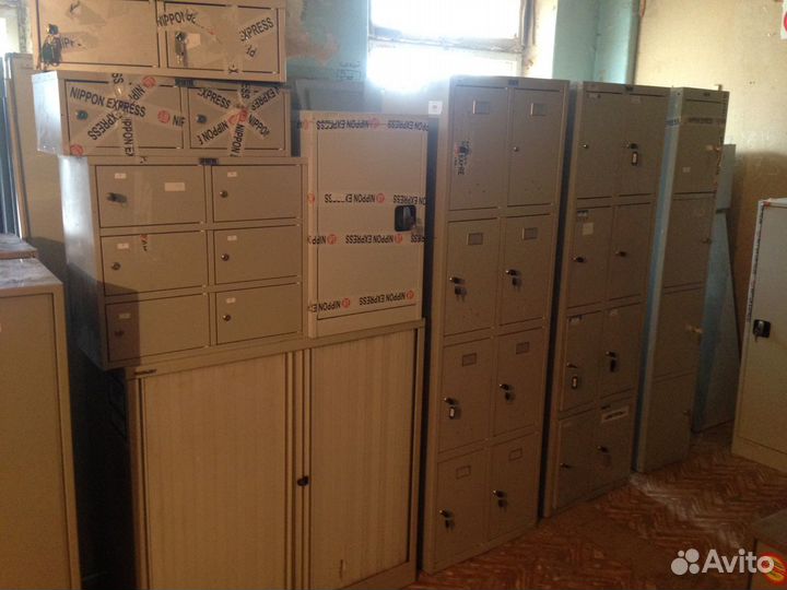 Сейфы и сейфовые ящики, металлические шкафы