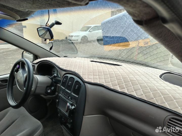 Накидка на панель Додж Караван 4