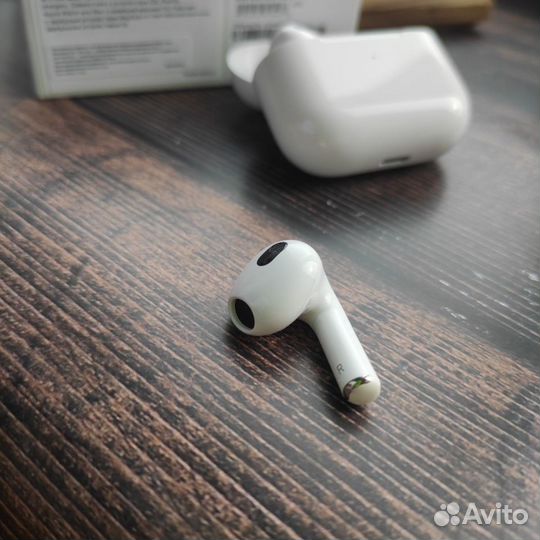 Беспроводные наушники Airpods