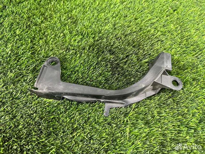 Кронштейн салонного фильтра передний правый Bmw X5