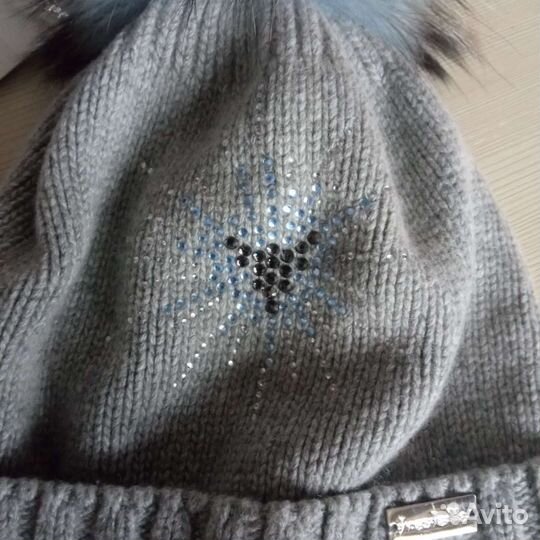 Шапка новая с помпоном