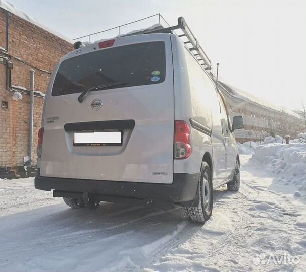 Фаркоп Nissan NV200 2009+