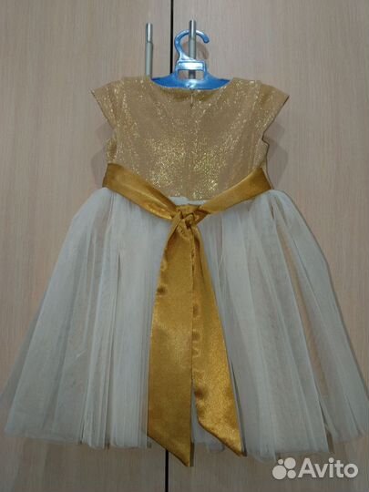 Платье для девочки новое 98