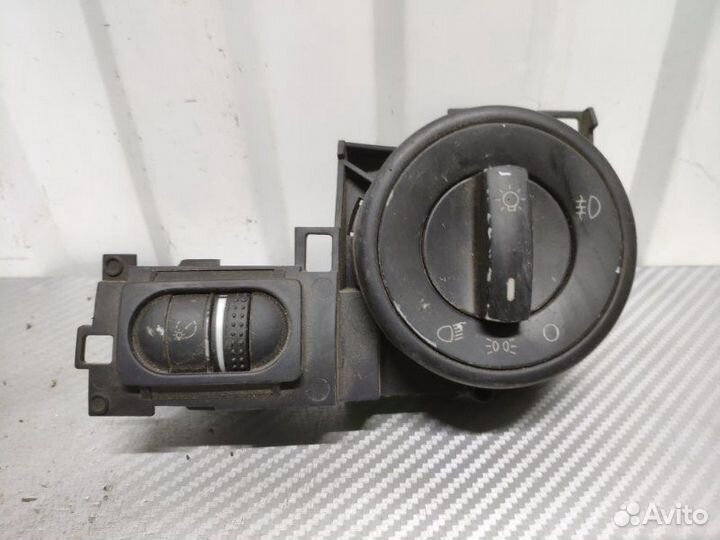Переключатель света фар Volkswagen Touareg 2002