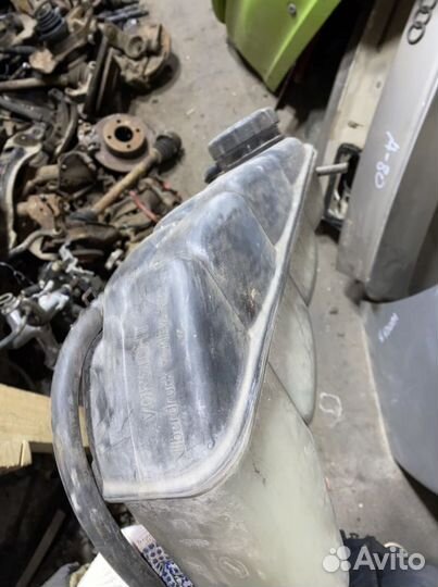 Бачок омывателя mercedes w210