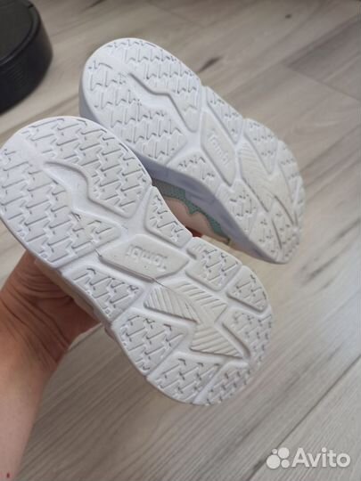 Кроссовки для девочки 26 размер