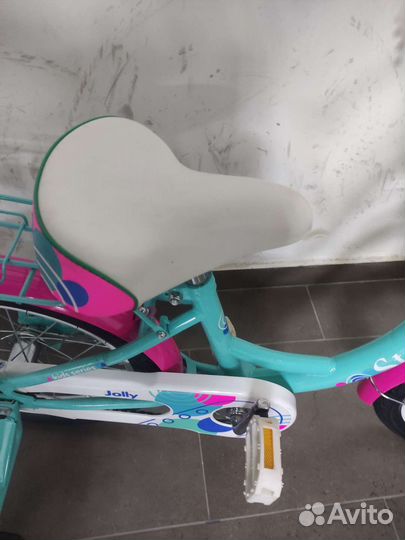 Детский велосипед 16 с дополнительными колесами