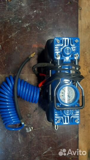 Компрессор автомобильный двухпоршневой