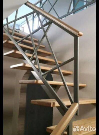 Металлическая лестница