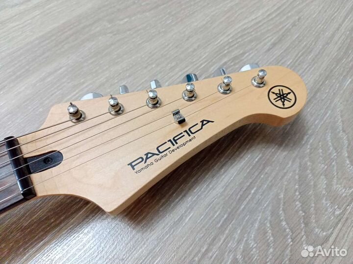 Гитара Yamaha pacifica 012
