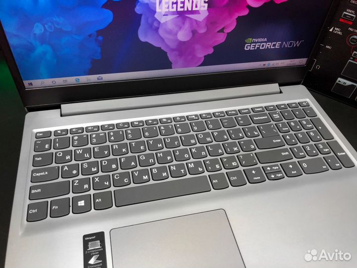 Мощный ноутбук Lenovo для работы и игр