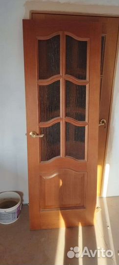 Дверь меж комнатная деревянная с ручками