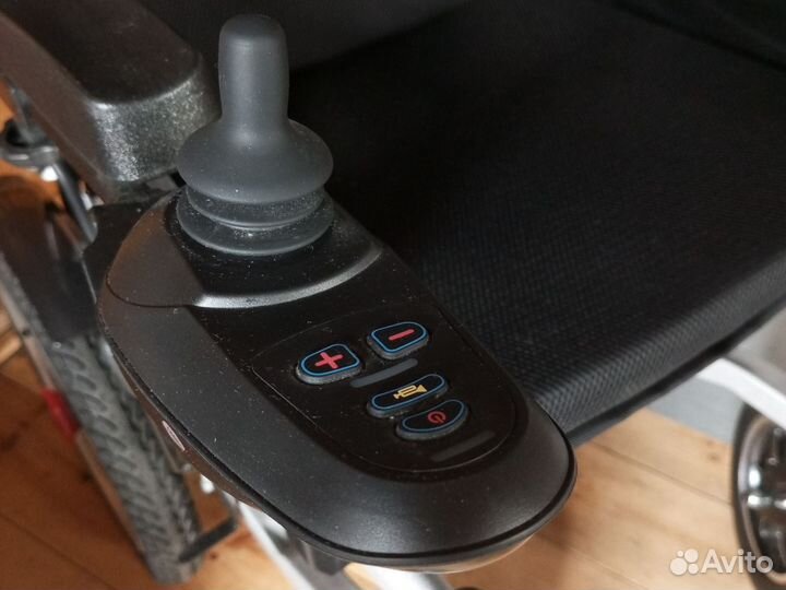 Инвалидное кресло с электроприводом