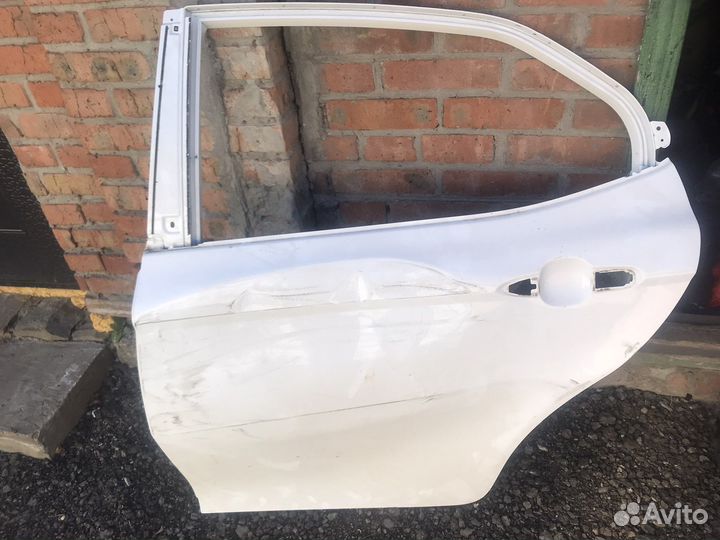 Левая задняя Дверь Toyota Camry 2018 года