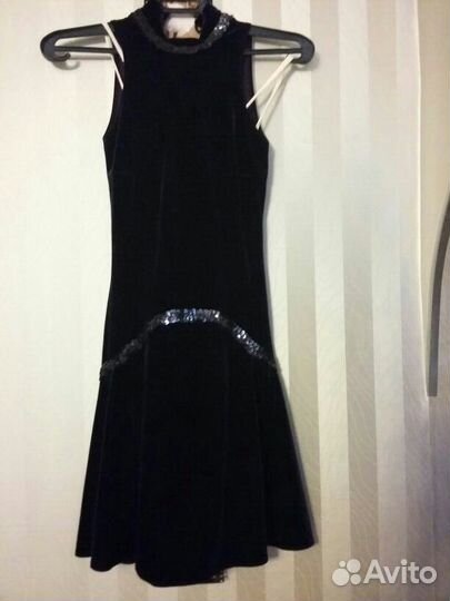 Ярко фиолетовое бархатное платье с паедками. А- об