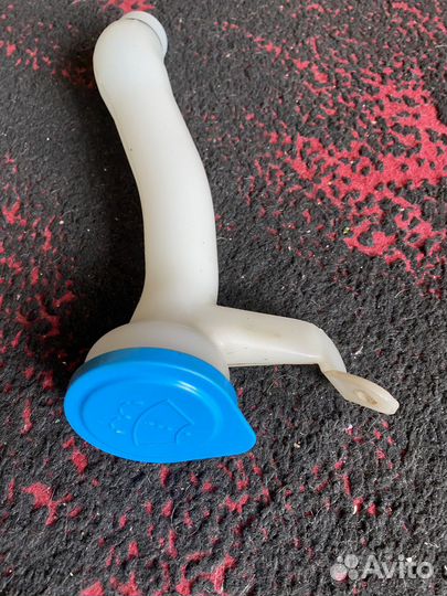 Горловина бачка омывателя